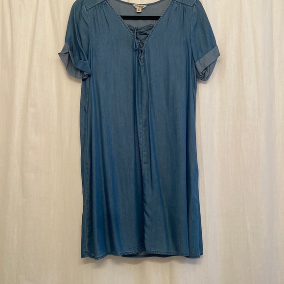 Lucky Brand jean dress. Super comfortable and light. worn once, great condition - Picture 1 of 10